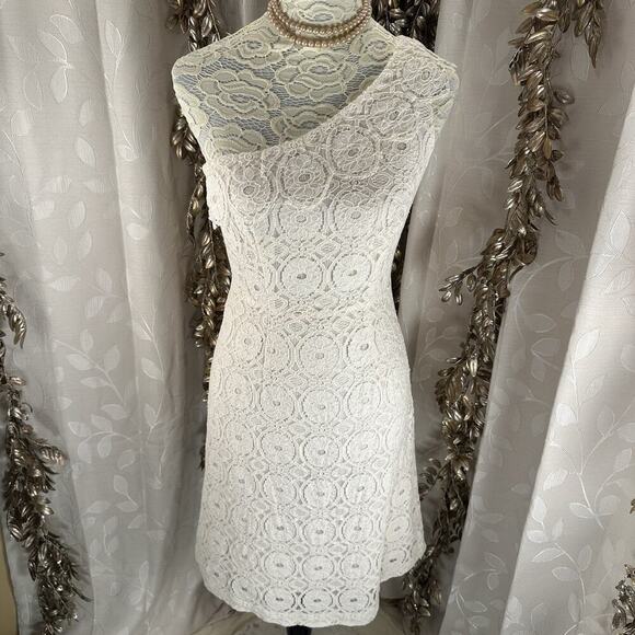Merona Women’s 6 Off-White Lace Crochet One-Shoulder Dress Scallop‎ Hem Cocktail - Picture 7 of 13